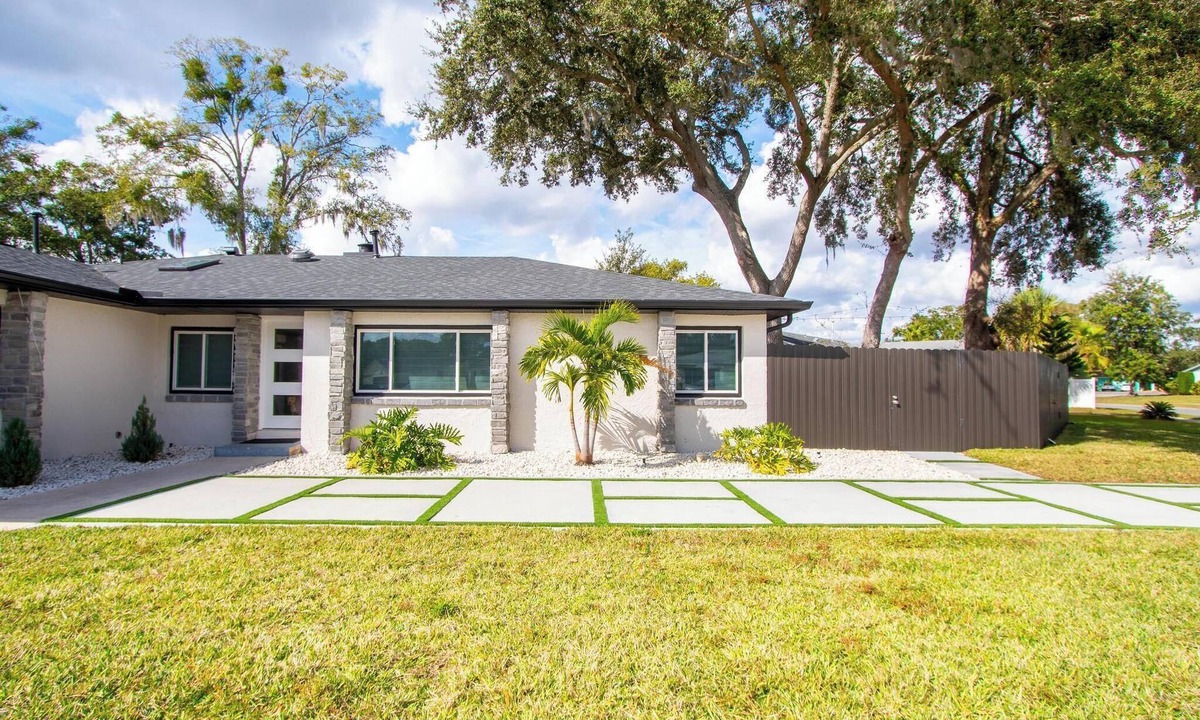 Longwood House | The Longwood Escape Modern Private Guesthouse Near Orlando
