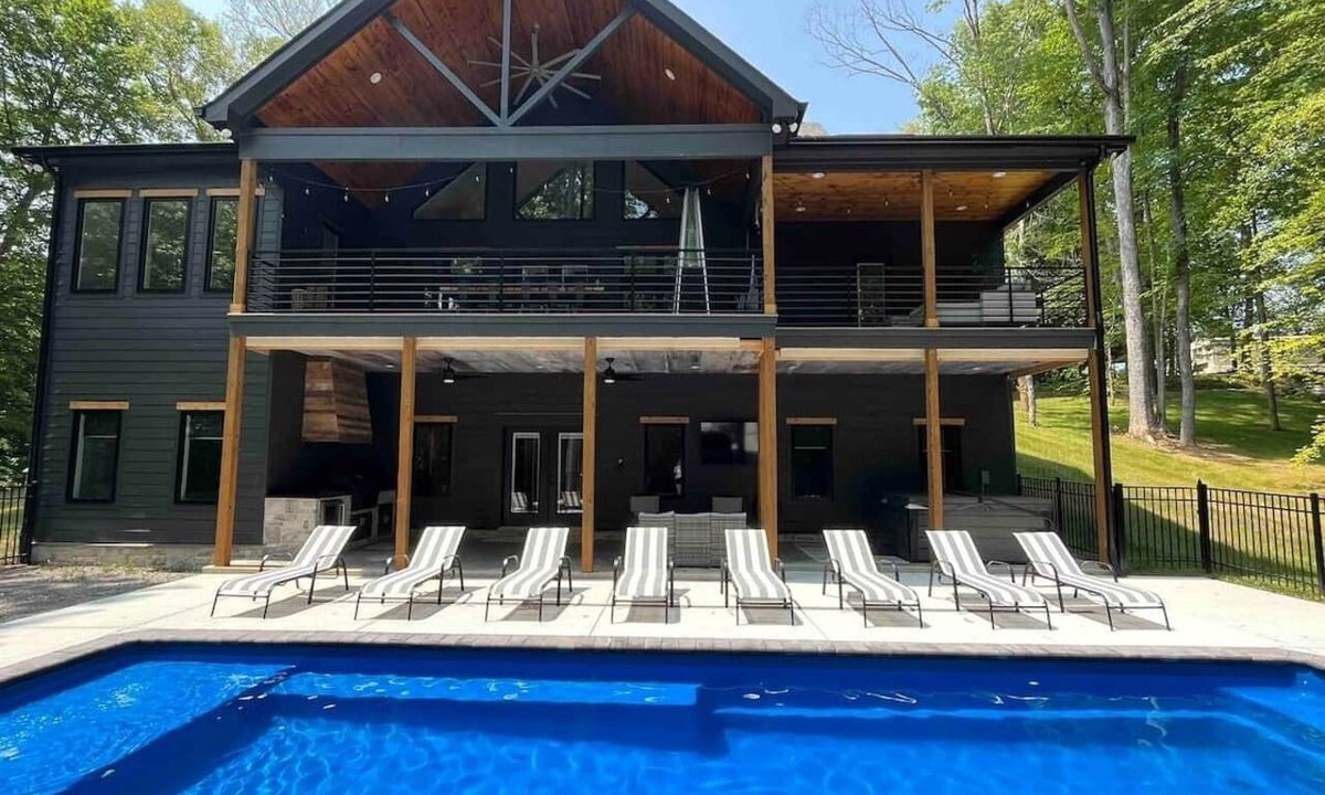 Smithville House | The Manor @ Center Hill Lake w/private pool