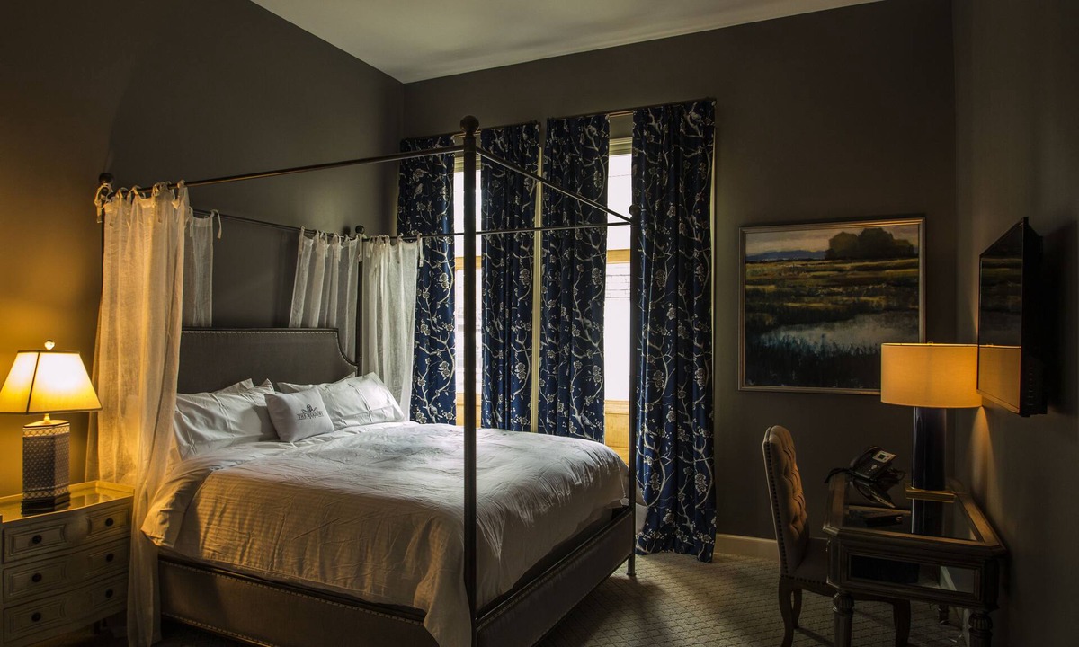 Fulton Hotel | The Meadows Hotel