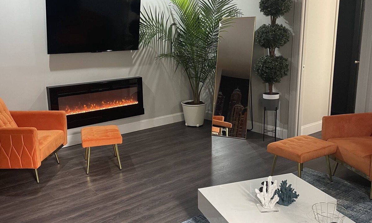 Marlwood Acre Condo | The Modern Hidden Gem 2BR 1bath with Balcony