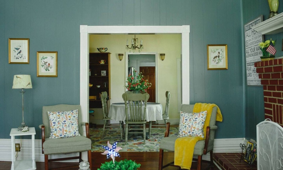 Bloomingdale Cottage | The Original Crafter's Cottage Convenient to Savannah