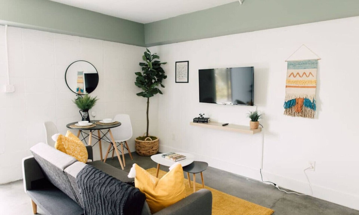 Virginia Highland Apartment | The Rooney – Walk to Ponce City Market