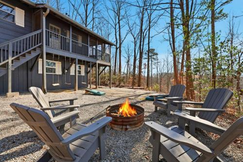 Martin House | The Sapphire Shore Cottage with Dock! home