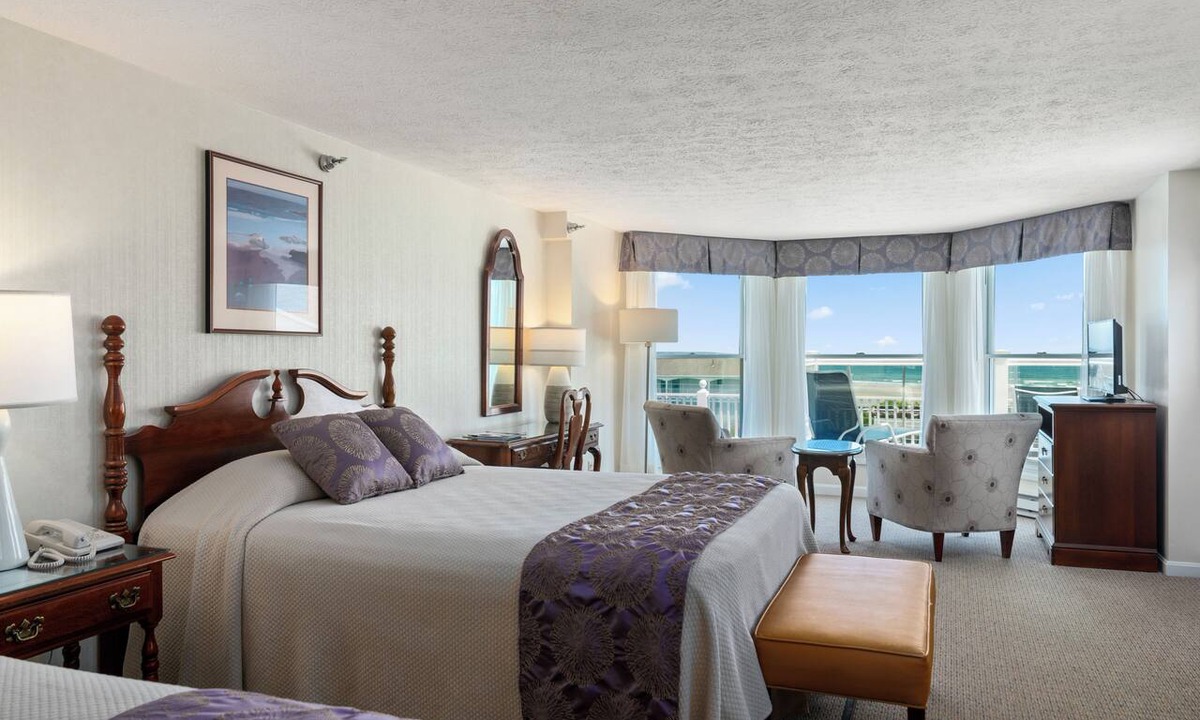 Ogunquit Hotel | The Sparhawk Oceanfront Resort