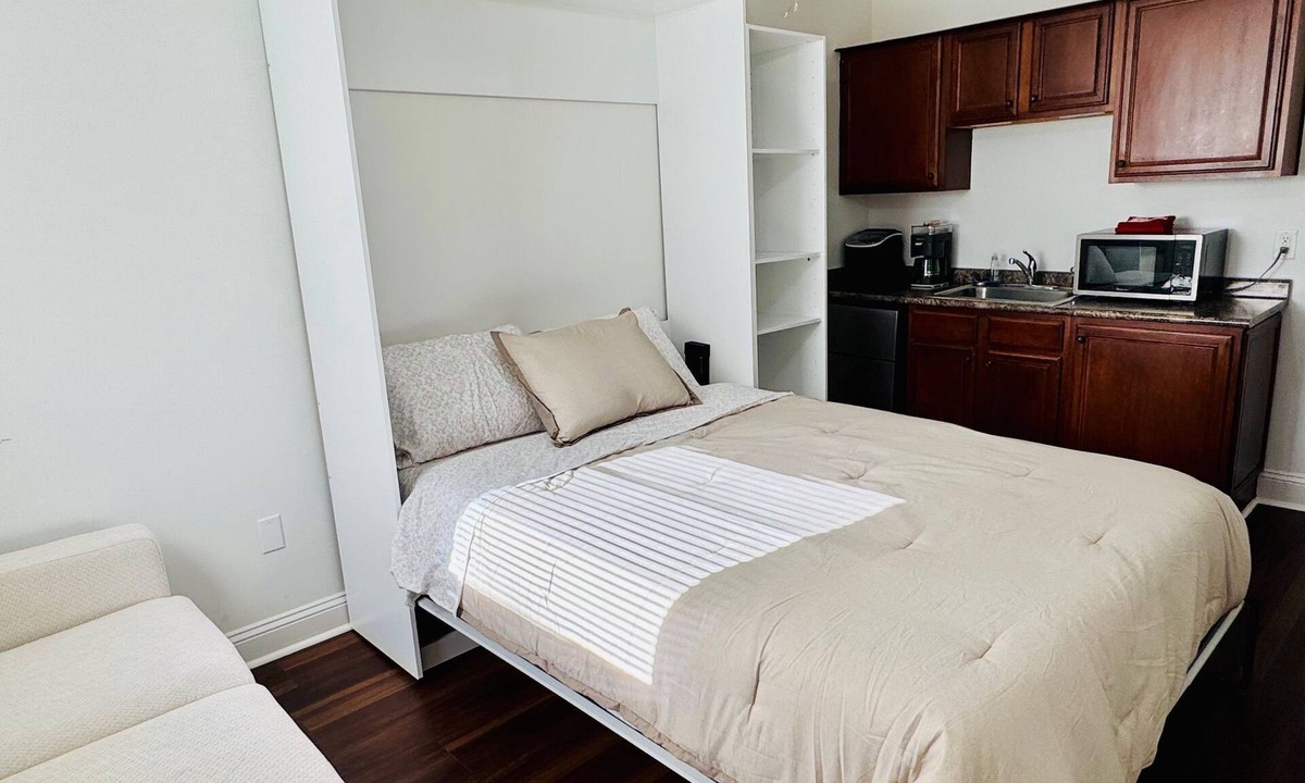 Thomas Square House | The Starland Loft Apartment- Savannah, GA