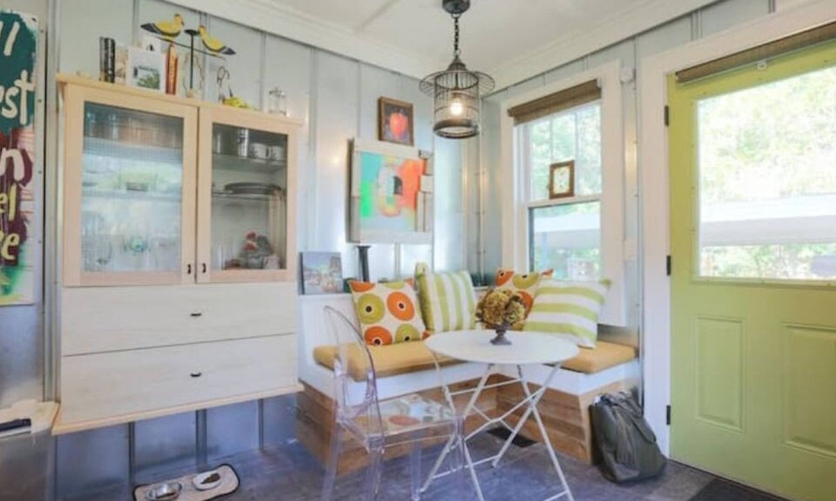 Midtown Cottage | This is not an active listing A Little Bit Country in Savannah - Monthly stays