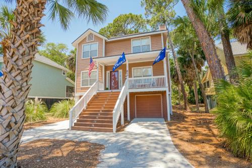 Saint Helena Island House | Three Bedrooms - Golf Cart and Amenity Cards Available