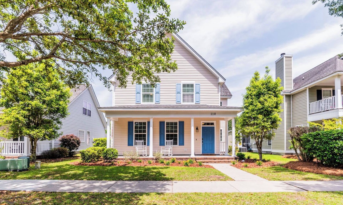 Bluffton House | Tide and Time Again charming 3-bedroom coastal home in historic Old Town Bluffton