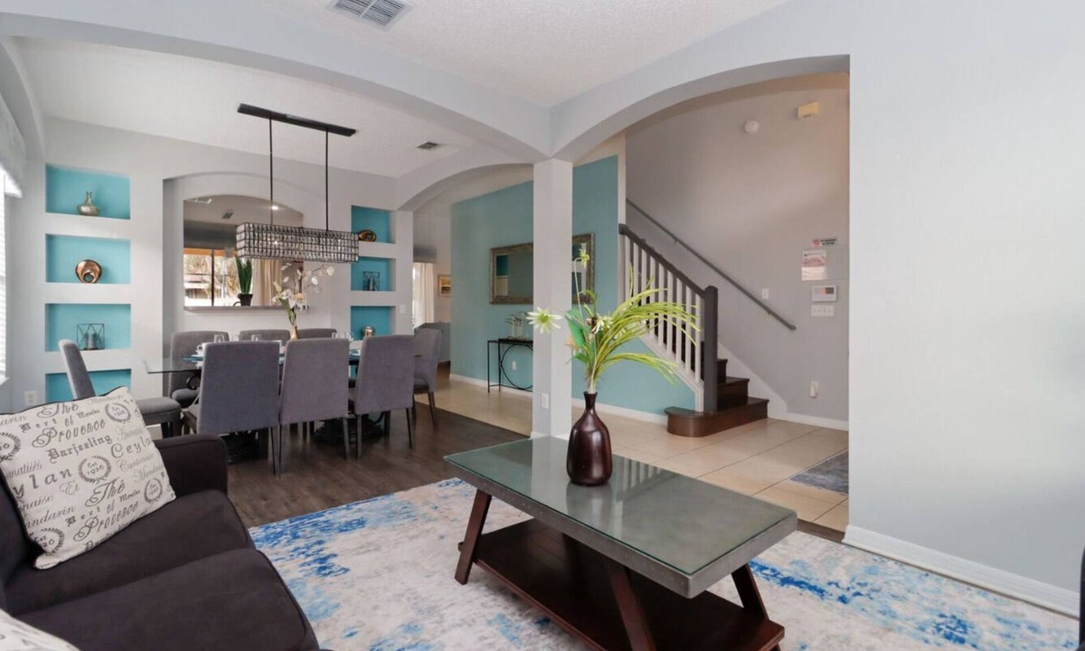 Seasons House | Tiger Lilly House 6 Bedroom