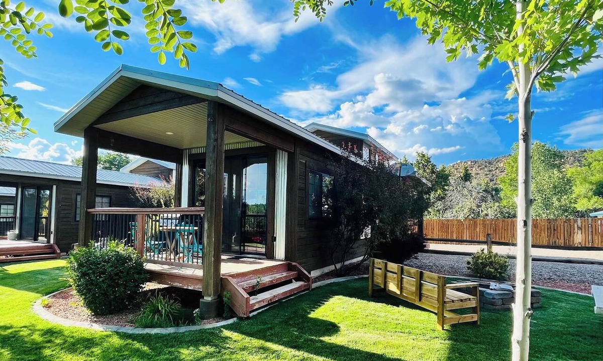 Orderville Apartment | Tiny House #4 Between Zion & Bryce w/resort pool