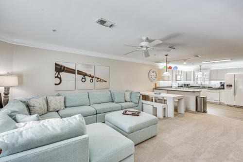 White Lake House | Townhome w/Outdoor Pool & White Lake Access!