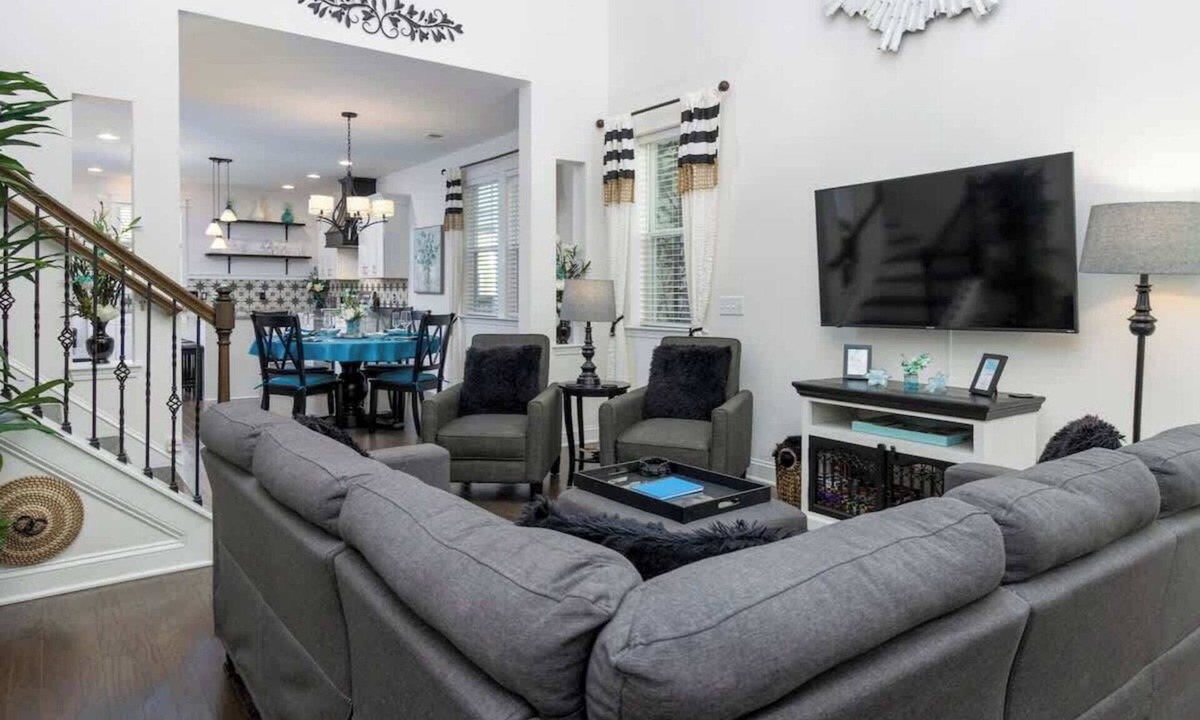 Bluffton House | Townhouse In Heart of Historic Old Town Bluffton