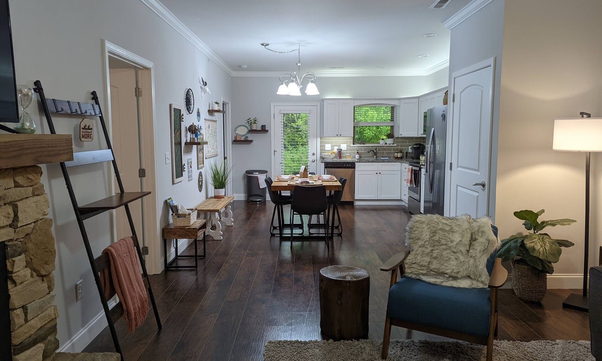 Townsend Condo | Townsend Peaceful Side Smoky Mountains Near Cades Cove Hip Vintage Condo