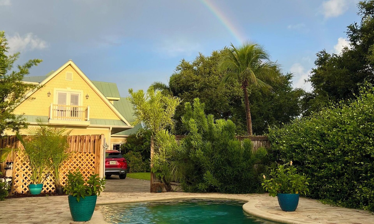 Hobe Sound Ski Chalet | Tranquil 6-bedroom retreat in Hobe Sound for your getaway