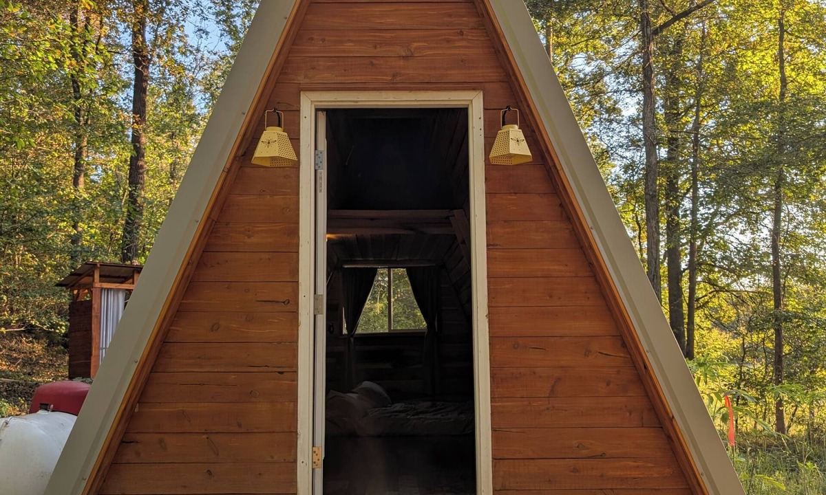 Athens - Sweetwater Cabin | Tranquil Glamping Cabin in Athens