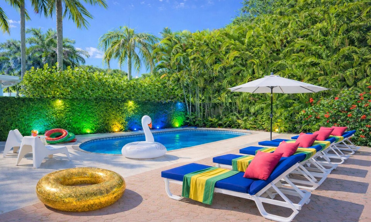 River Oaks House | Tranquil Oasis: Newly Renovated Villa, Heated Pool, Private Garden Retreat