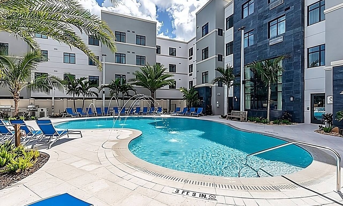 Naples Apartment | Tranquil Studio w/Pool, Bar, Fitness, Breakfast/Near Marco Island Beaches