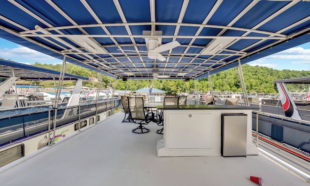 Smithville Boat Rental | Tranquil Waterside Escape: TALES Premier Houseboat Rental on Center Hill Lake
