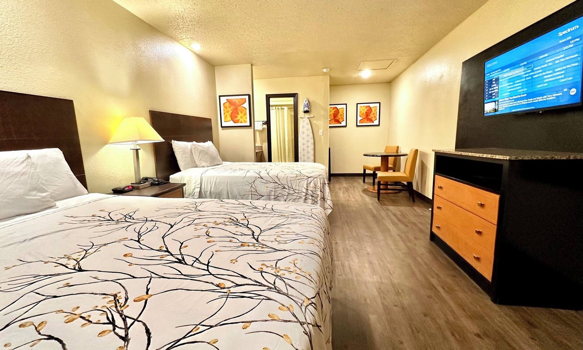 Elizabeth City Hotel | Travelers Inn Elizabeth City