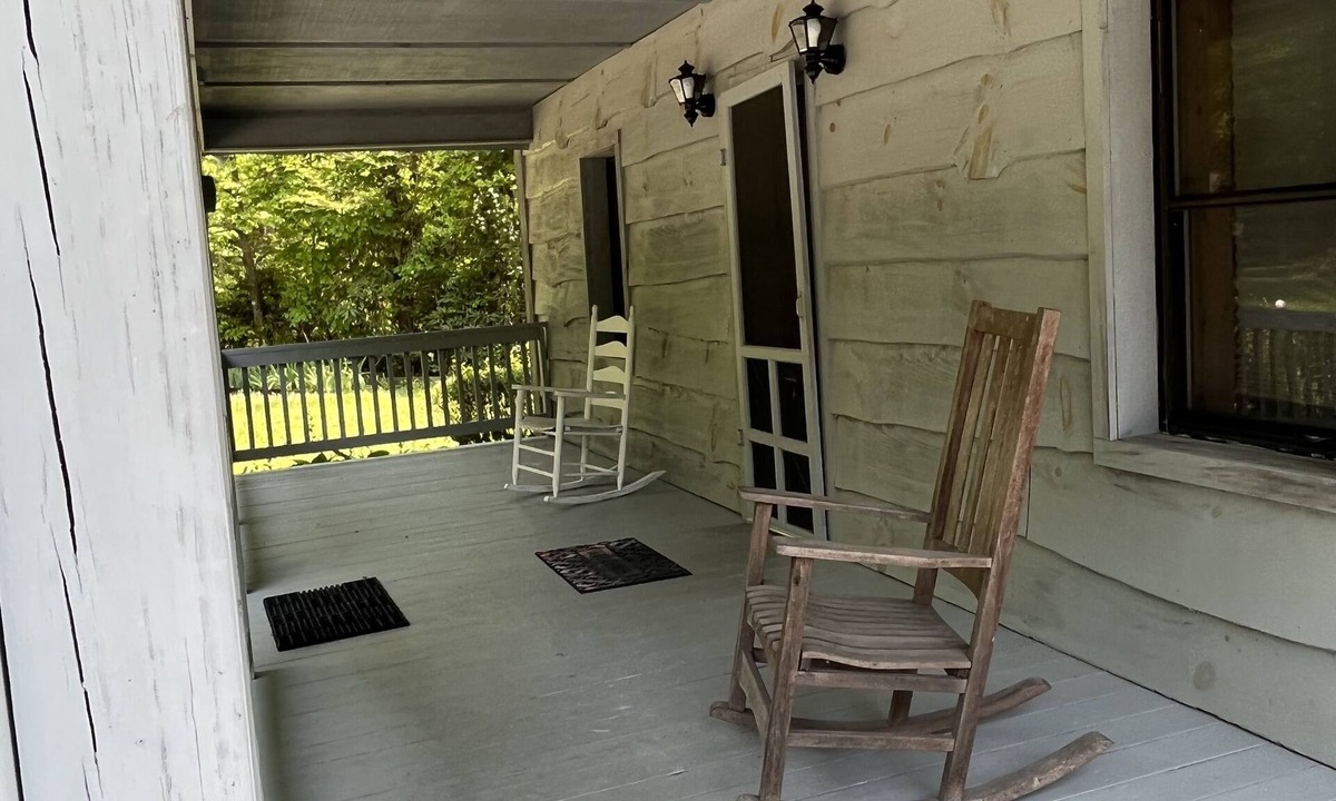Brevard Cabin | Trout fishing paradise