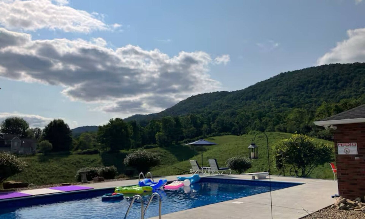 Caryville House | Tweety’s Place: Private Pool + ATV Trails + Near Norris Lake + Mountain View’s