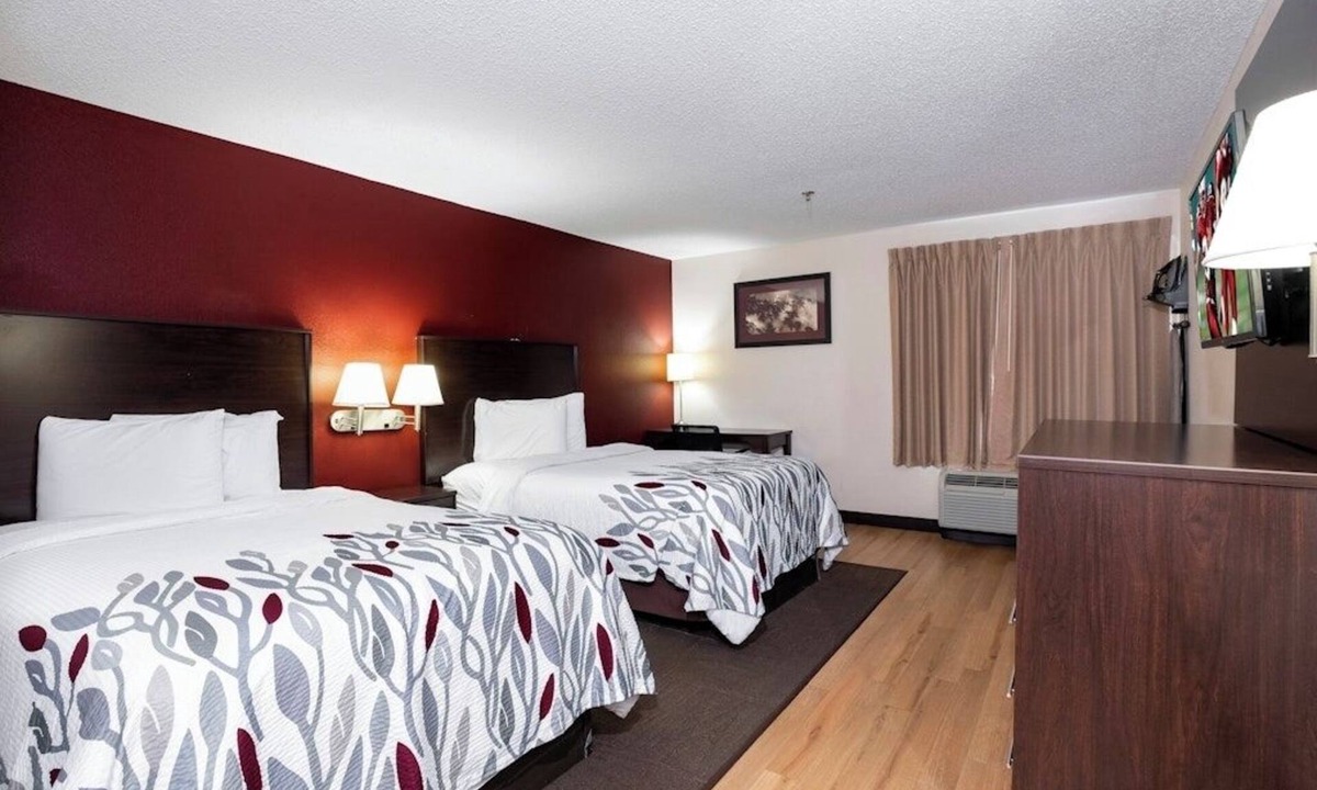 Knoxville Hotel | Two Affordable Rooms for Family-Friendly Fun in Knoxville Adventure Spots