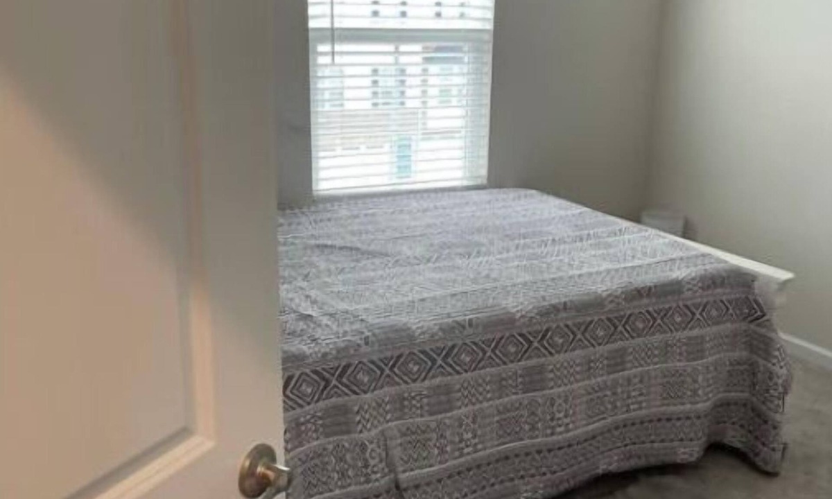 Fort Mill House | Two bedroom town house for R B&B rent near Carowinds waterpark and ride