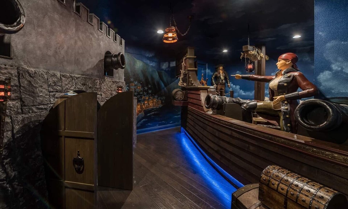 West Kissimmee House | Unique Villa with Pirate Themed Bedroom in Encore