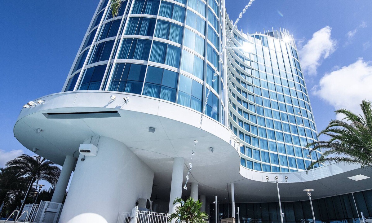 Florida Center Hotel | Universal's Aventura Hotel