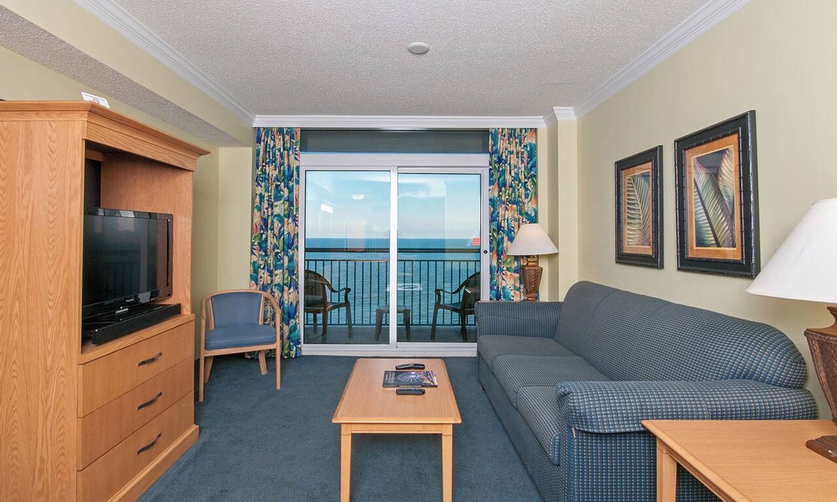 Myrtle Beach Hotel | Unwind w/Oceanfront Bliss in 2 Balcony Rooms Near Family Kingdom Amusement Park