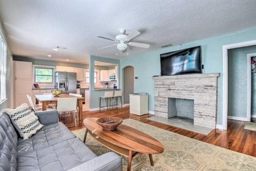 Kahnway Heights House | Updated Home Steps to Daytona Beach