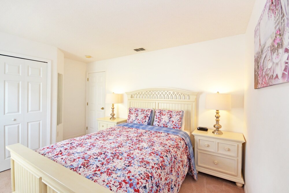 Westridge House | Urban 3 Bed 2 Bath House - Perfect stay while exploring Orlando,Florida