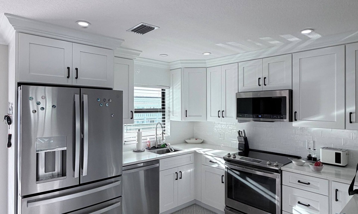 Indian River Shores Condo | Vero Beach Condo 2Bed/2Bath - Walk to the beach