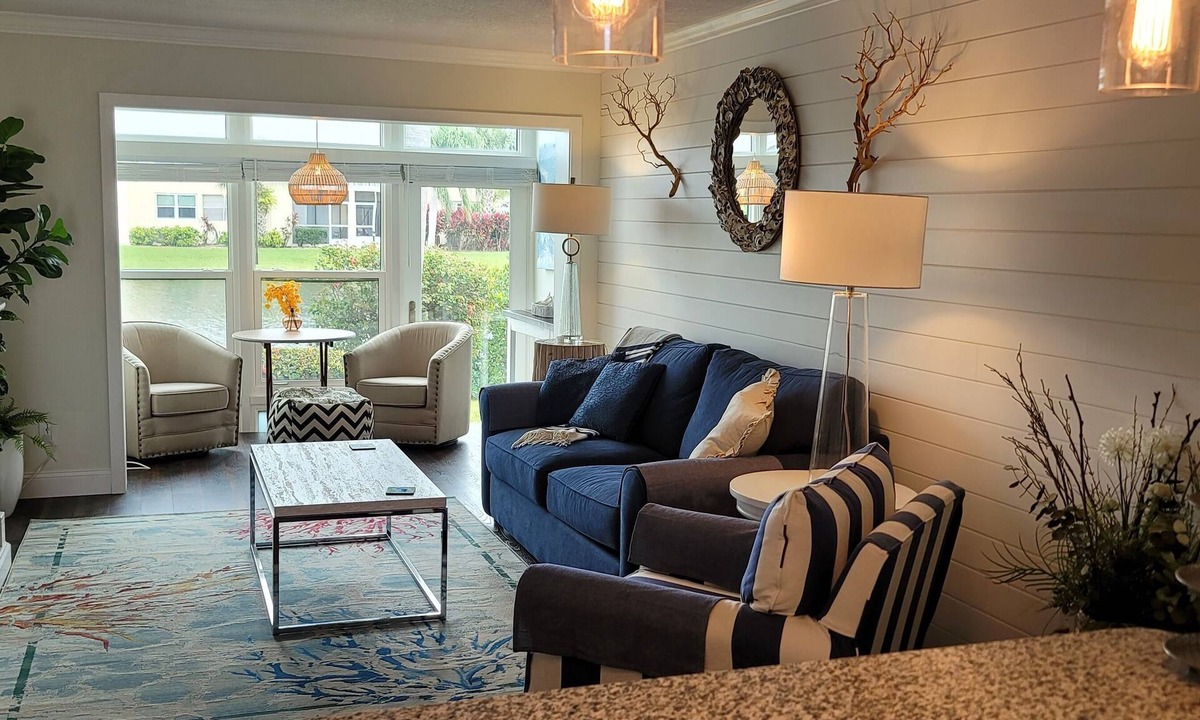 Vero Beach Condo | Vero Isles,Canal View, Boaters Welcomed,April till Dec, Furnished,1/1,Upscale!