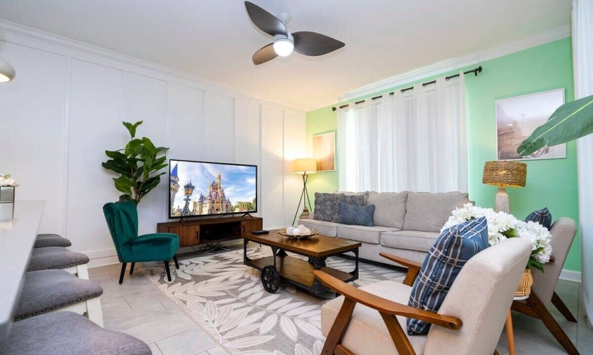 Kissimmee House | Vibrant, Themed Home, Prime Location