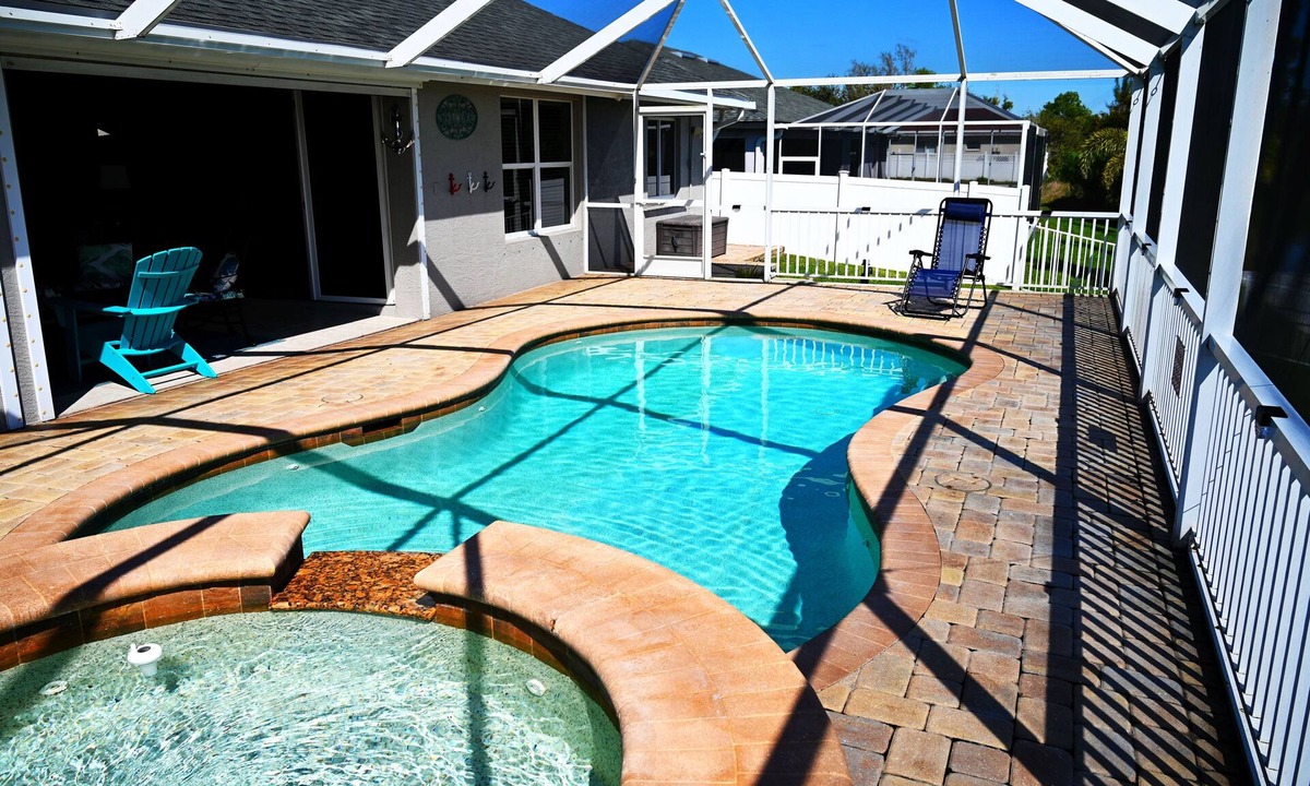 Trafalgar Villa | Villa Pelican Point by swflorida-villas with gulf access in SW Cape Coral