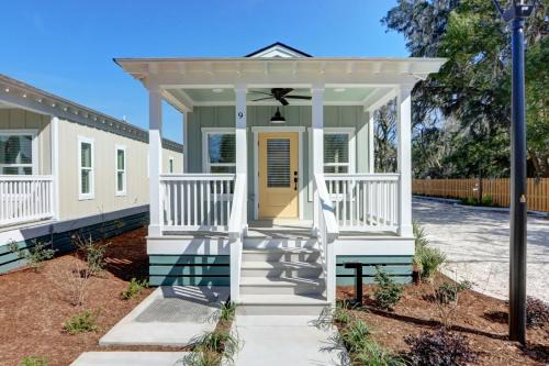 Thunderbolt House | Village on The Bluff: Coastal Grandma by Lucky Savannah
