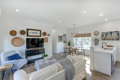 Thunderbolt House | Village on The Bluff: Cotton Bleu by Lucky Savannah