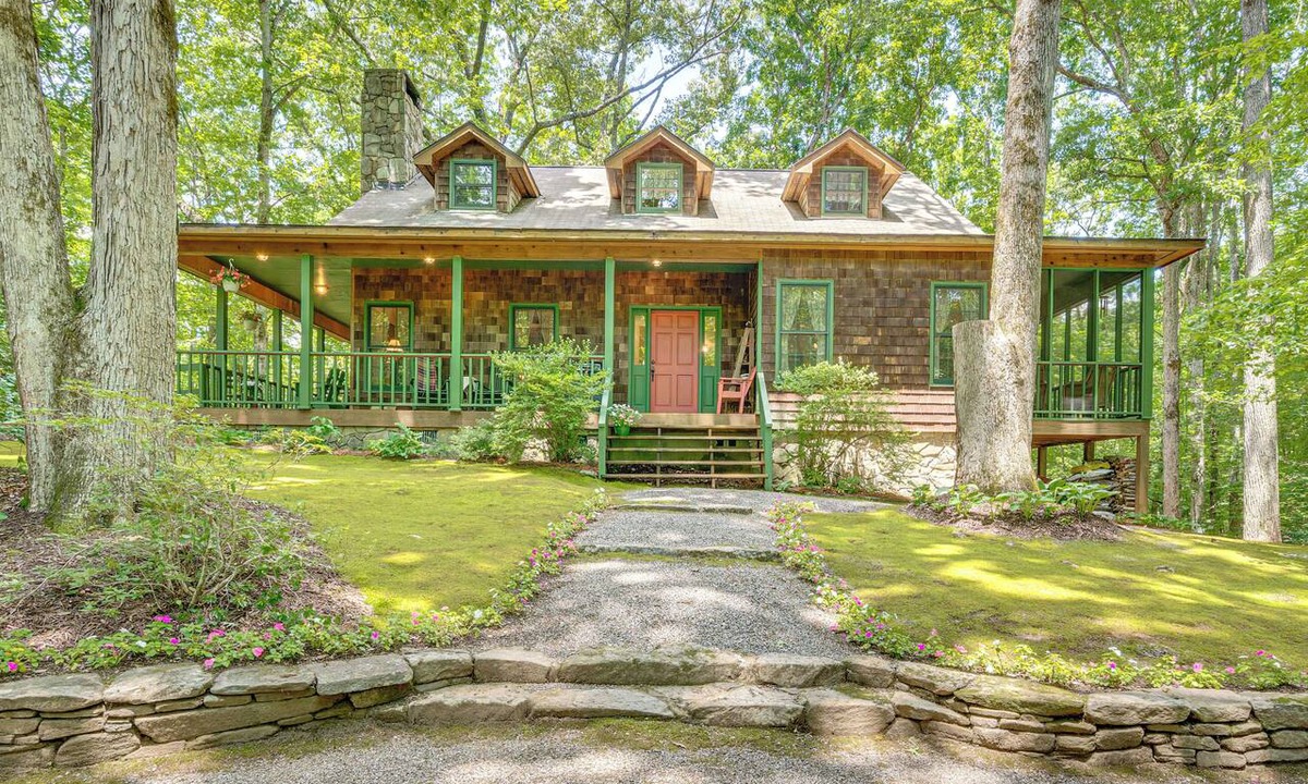 Marble House | Vintage Home Nestled in the Woods of Smoky Mtns