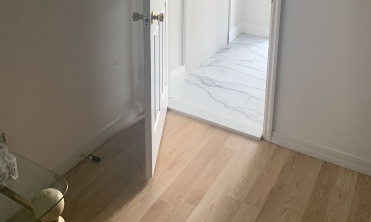 Vista East Apartment | Vista Lake Private Studio Entrance