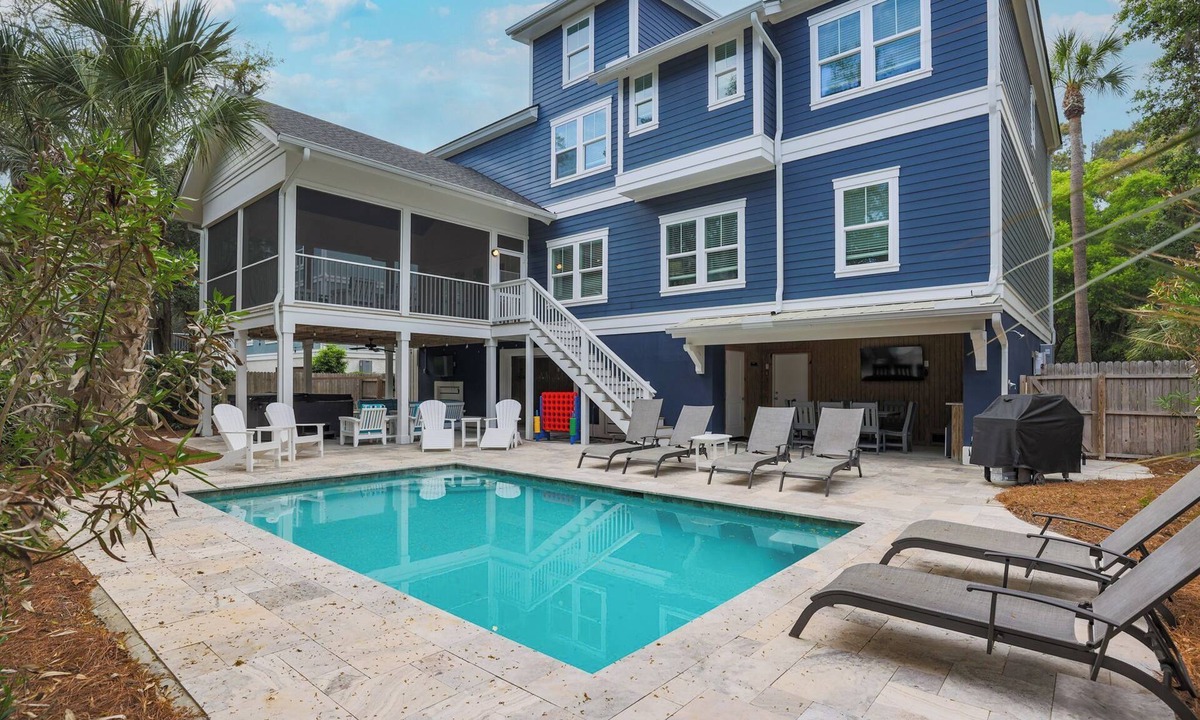 North Forest Beach House | Walk to beach-8BR w/private pool-Sleeps 24-Ideal for groups and multi-families