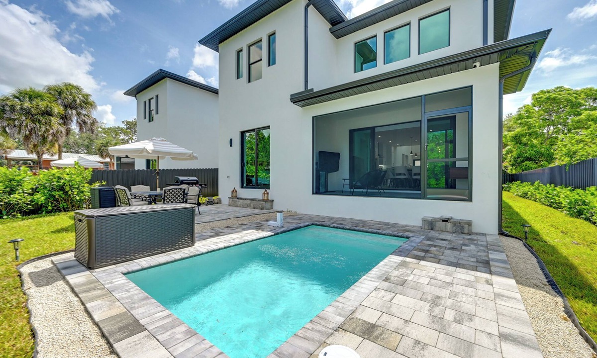 East Naples House | Walk to Celebration Park: Naples Home w/Pool!