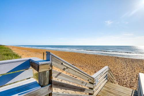 Ormond Beach Plaza House | Walk to Shore + Pier: Family Home in Ormond Beach
