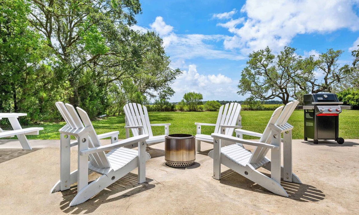 Charleston Apartment | Water Views, Minutes to Downtown & Folly Beach!