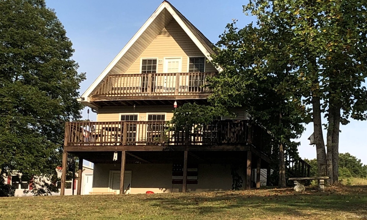 Chickamauga Lake House | Waterfront retreat with dock. Relax, or enjoy fishing or kayaking on the water.