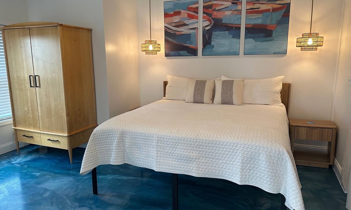 Belhaven Apartment | Waterfront River Knights of Belhaven