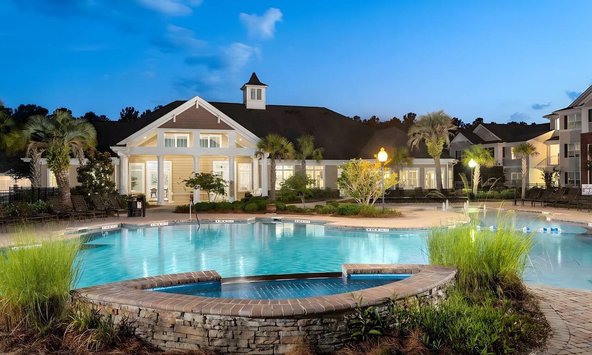 Ridgeland Apartment | Waterview 2BR: Pool, 1st Floor, Gym, Screened Lanai!