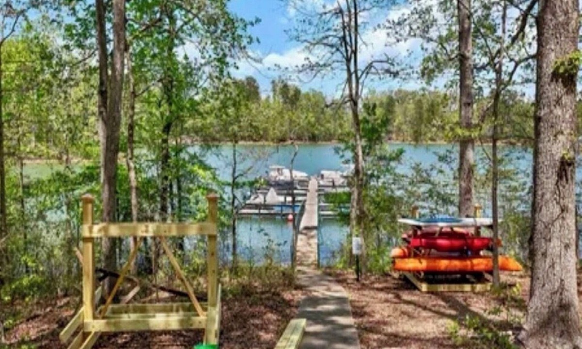 Keowee Condo | Welcome to “Tiger Haven” 4 Bed 4 Bath Ultimate Clemson Condo Lake Hartwell