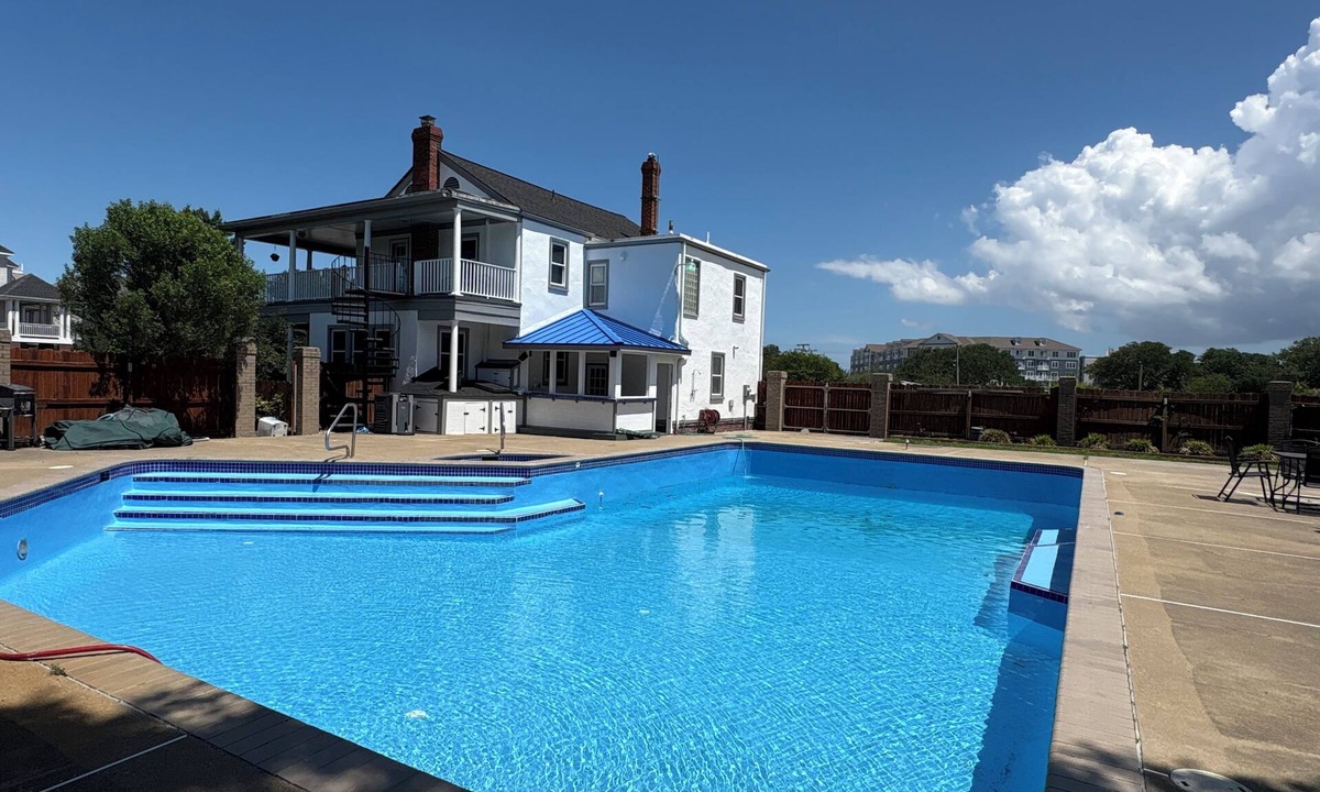 Norfolk House | Welcoming 3-bedroom house with AC in charming Norfolk
