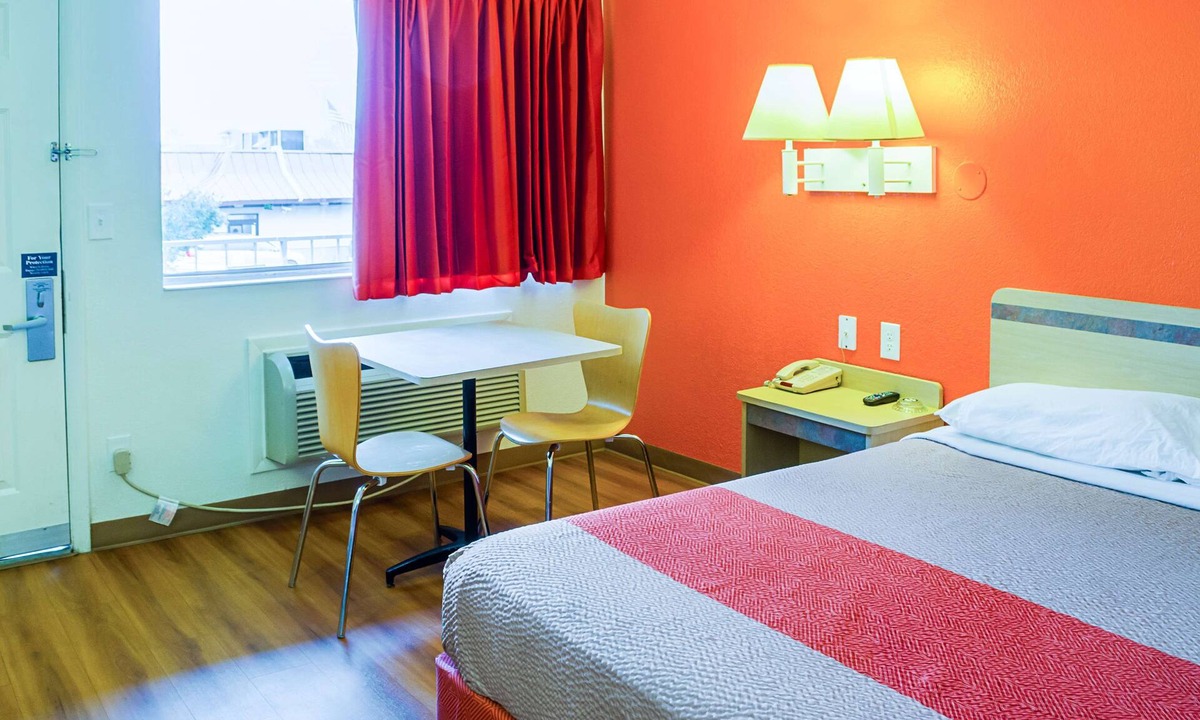 West Ashley Hotel | West Ashley Inn